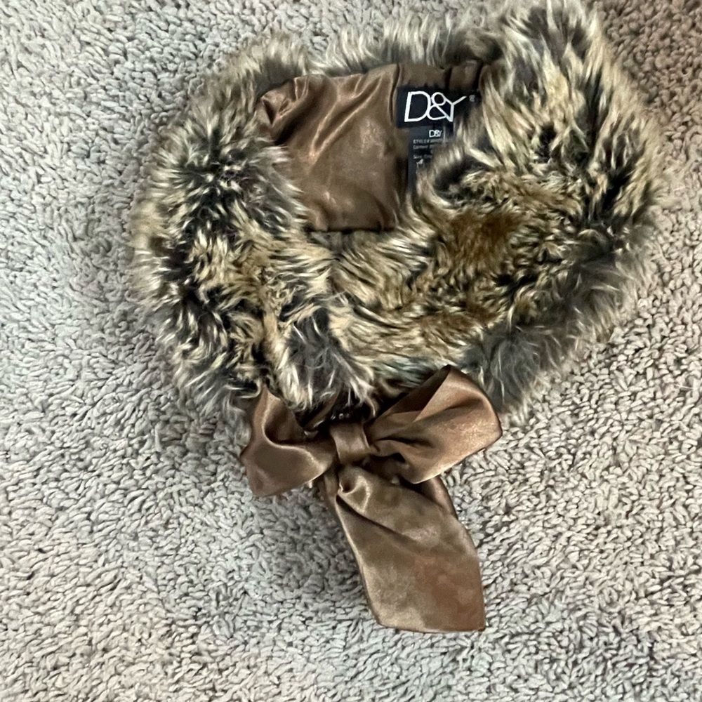 D&Y faux fur bow winter headband